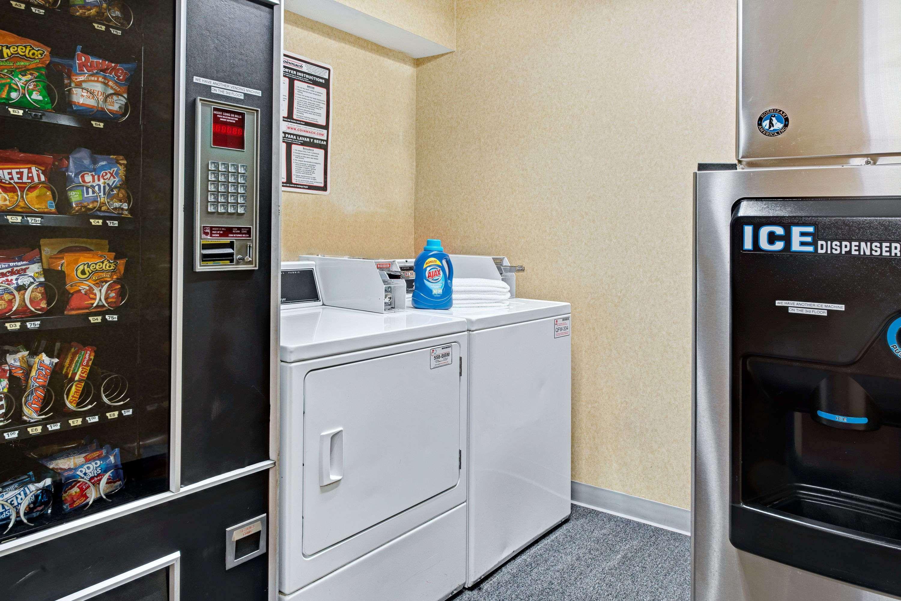 Hotel Baymont By Wyndham Indianapolis Extérieur photo