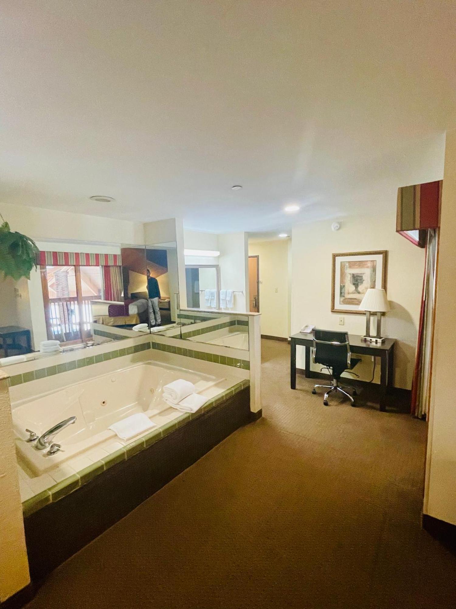 Hotel Baymont By Wyndham Indianapolis Extérieur photo