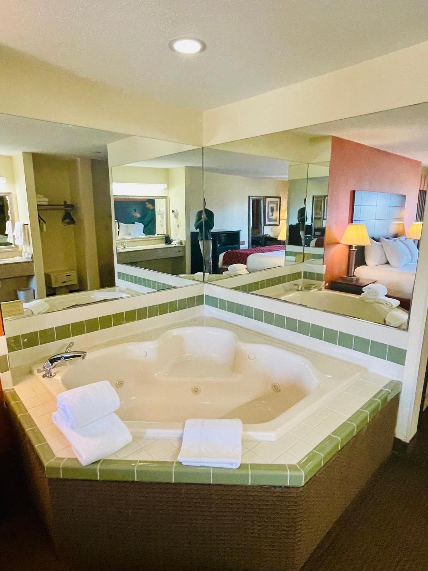 Hotel Baymont By Wyndham Indianapolis Extérieur photo