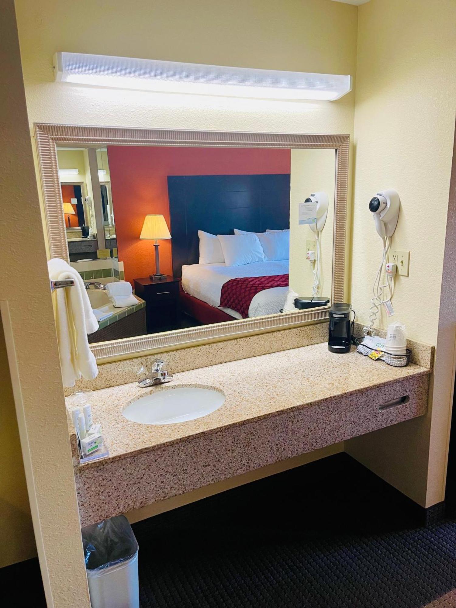 Hotel Baymont By Wyndham Indianapolis Extérieur photo